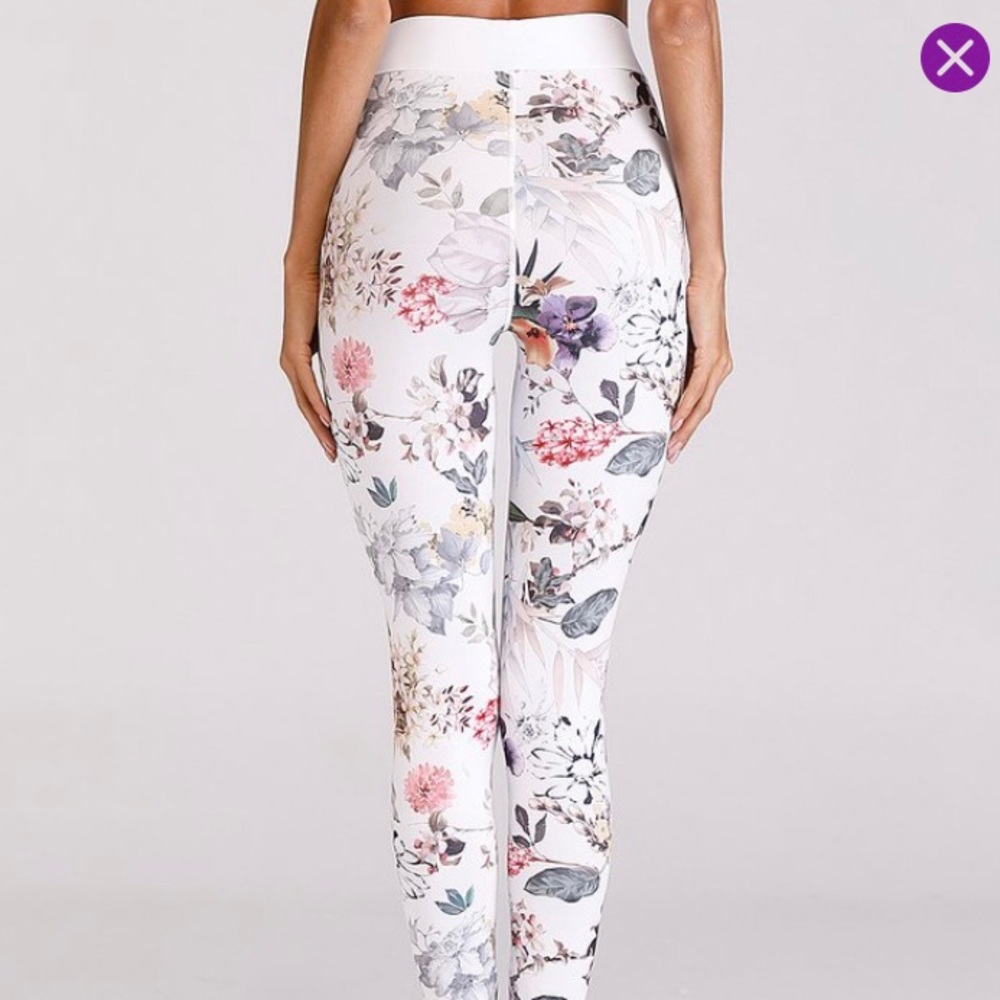 The Free Yoga White Floral Leggings - Picture 2 of 4